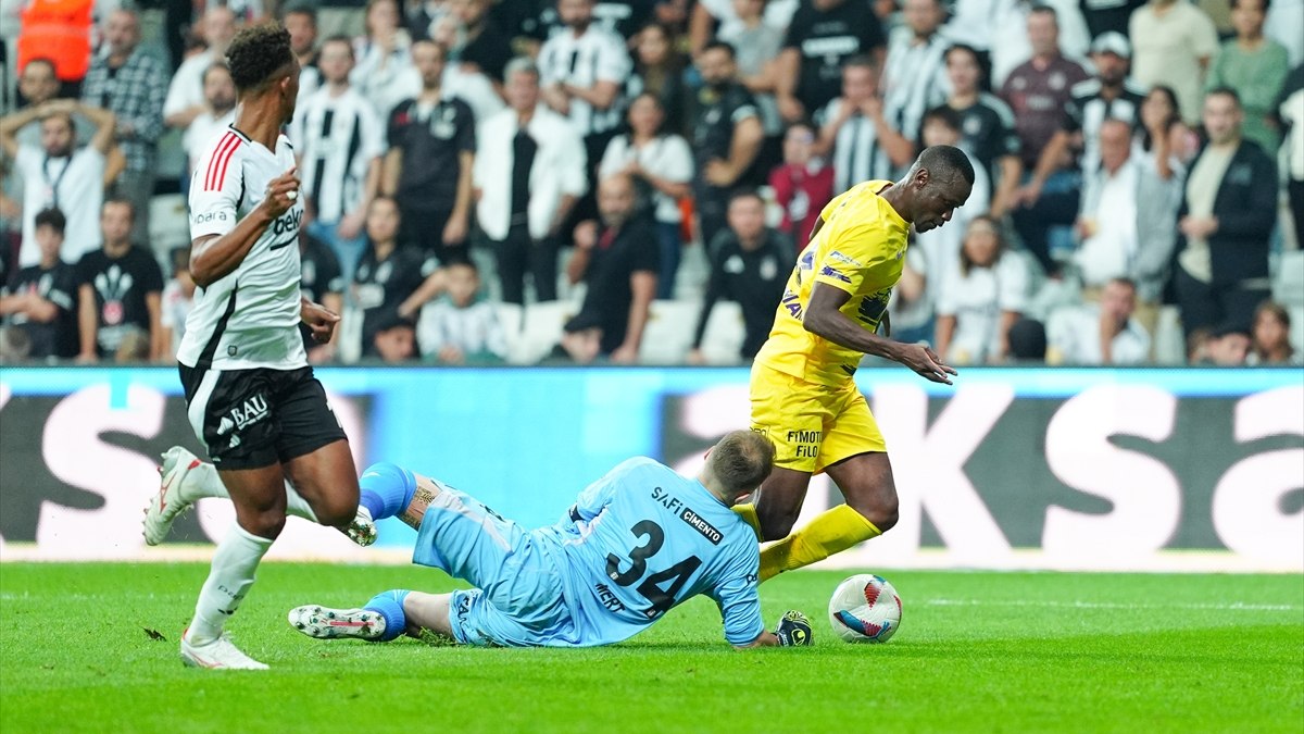 Mert Günok’tan penaltı pozisyonu açıklaması