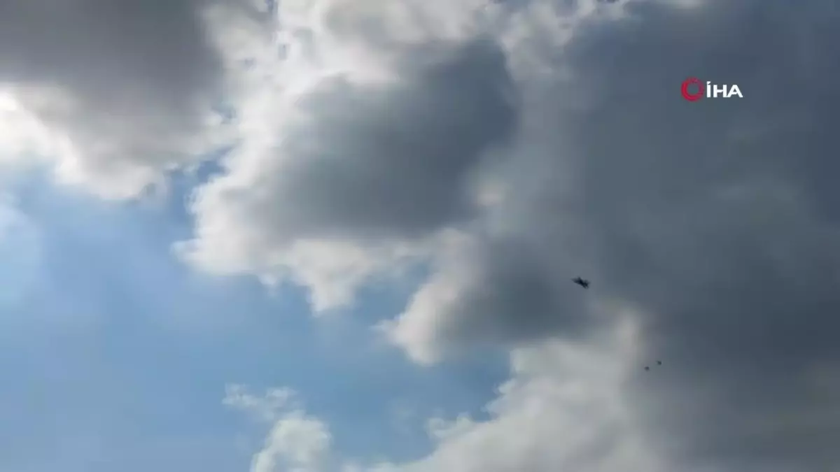 Türk Yıldızları ve Solo Türk Adana’da Uçtu