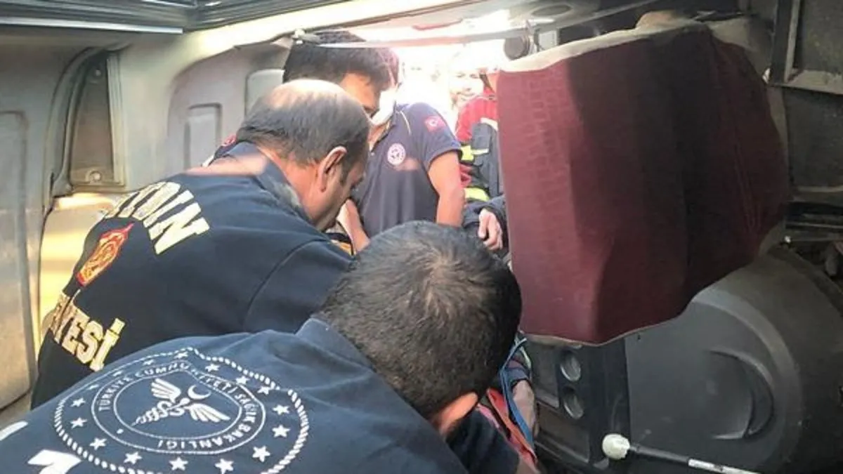 Aydın’da tanker ile minibüsün çarpışması sonucu 11 kişi yaralandı