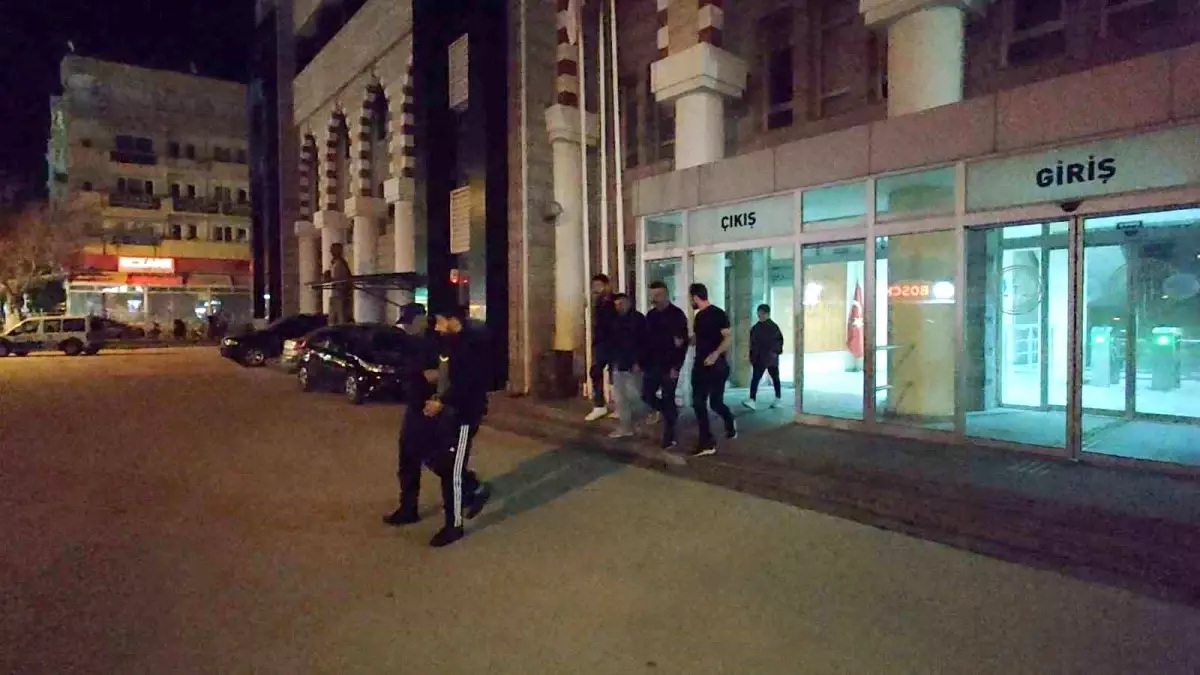 Kuşadası’nda Göçmen Kaçakçılığı Operasyonu