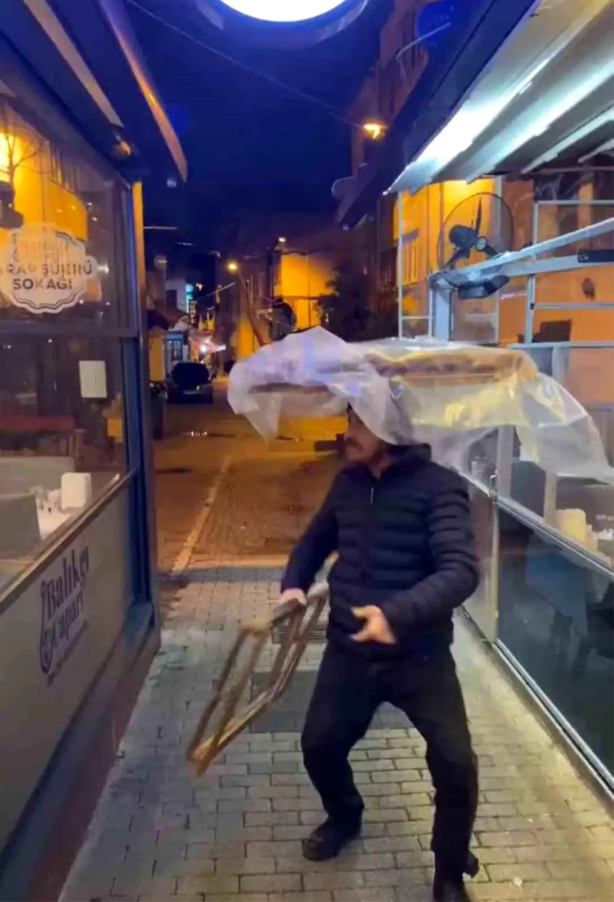 Bursa’da Simitçi Dans Etti