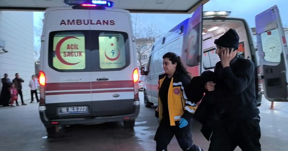 Hapşıran sürücü kontrolden çıktı: 2 yaralı
