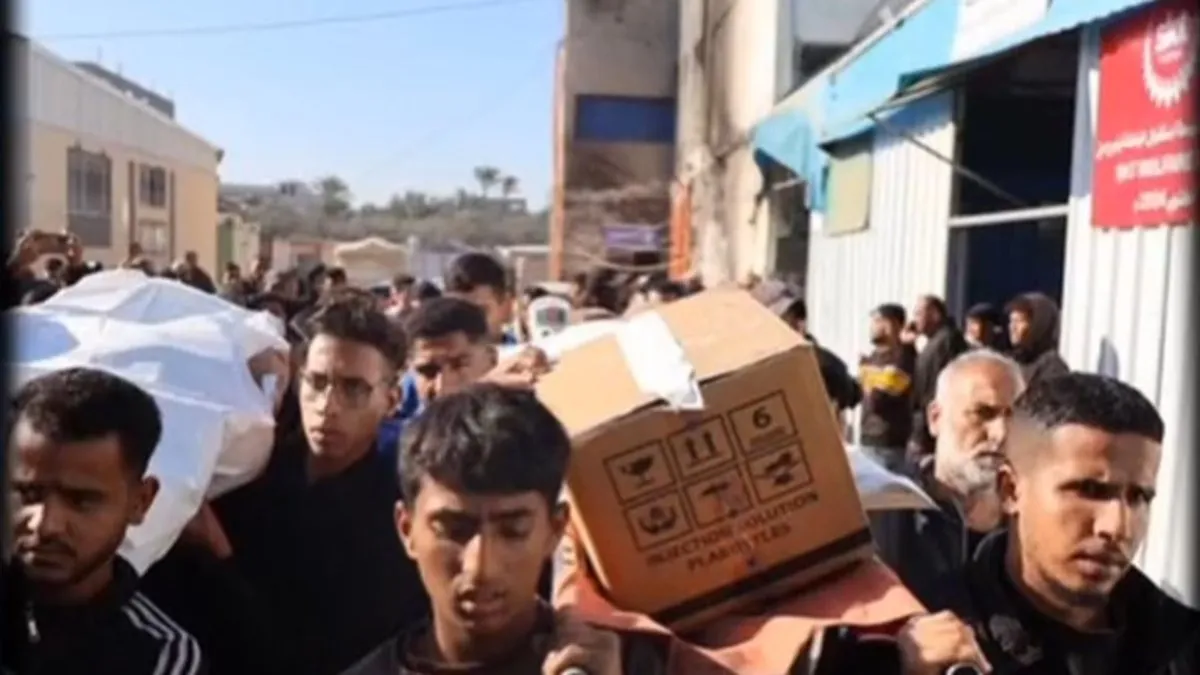 Gazze’de yürekleri parçalayan görüntü: Minik bedenini karton kutuda taşıdılar! İsrail ordusu acımasızca katletmişti