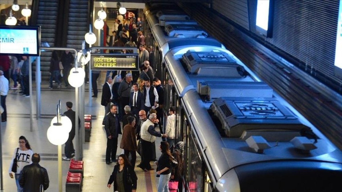 Öğrenci indirimine ‘yaş sınırı’ getiren İzmir Büyükşehir Belediyesi’ne para cezası